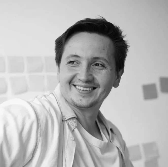  Рустам Усманов